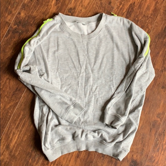 Gray oversized sweatshirt - Picture 1 of 3